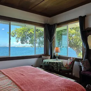 3* Couette-café Bay Oceanfront